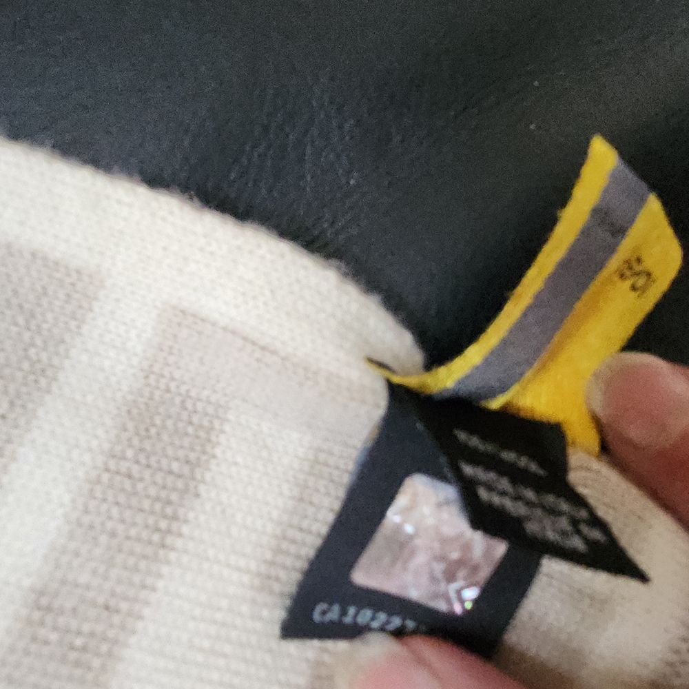 Fendi Beige and Cream Scarf - Picture 3 of 5